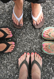 toes in flip flops